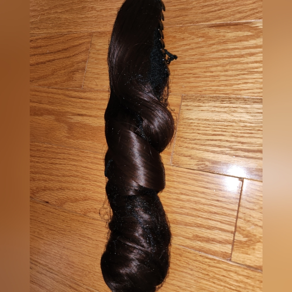 NEW Brown pony tail